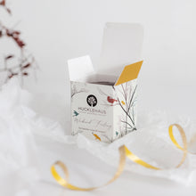 Lade das Bild in den Galerie-Viewer, Duftkerze | Vegane Sojawachskerze | Geschenkbox | Hucklehaus