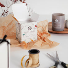 Lade das Bild in den Galerie-Viewer, Duftkerze | Vegane Sojawachskerze | Geschenk | Hucklehaus