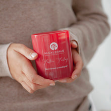 Lade das Bild in den Galerie-Viewer, Duftkerze "Festive Feeling" Bernstein & Sandelholz